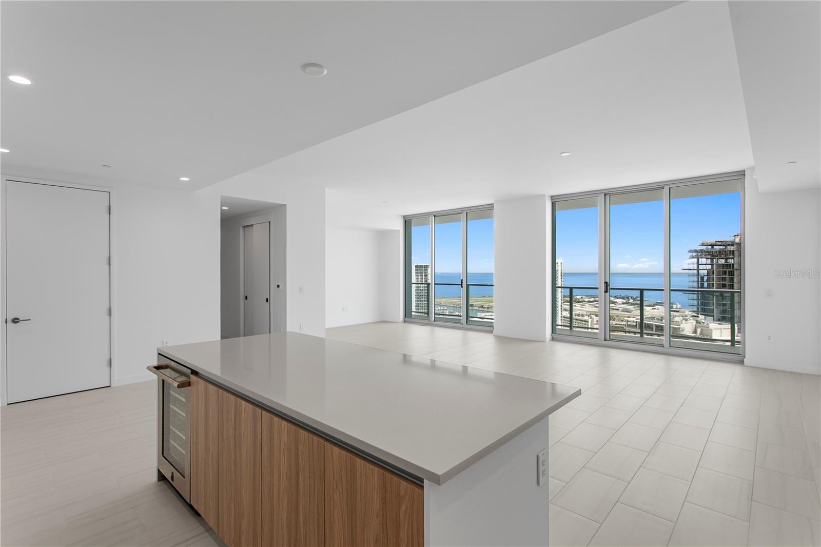 CONDO RESIDENCES AT 400 CENTRAL - Residential