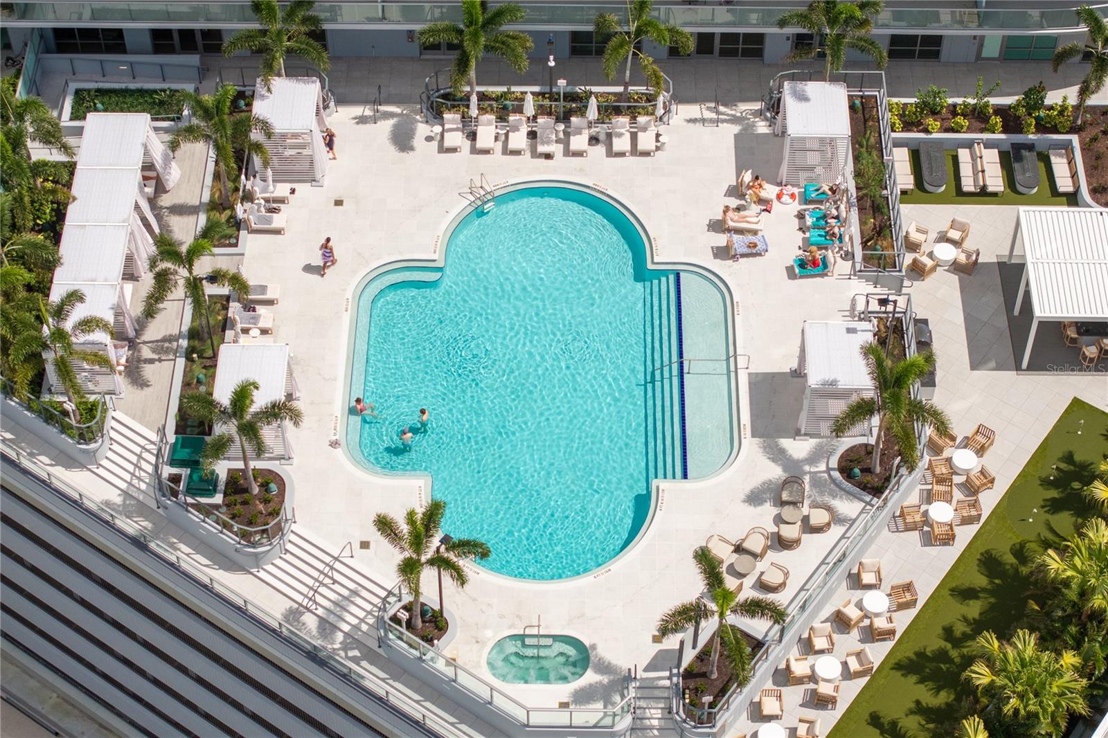 CONDO RESIDENCES AT 400 CENTRAL - Residential