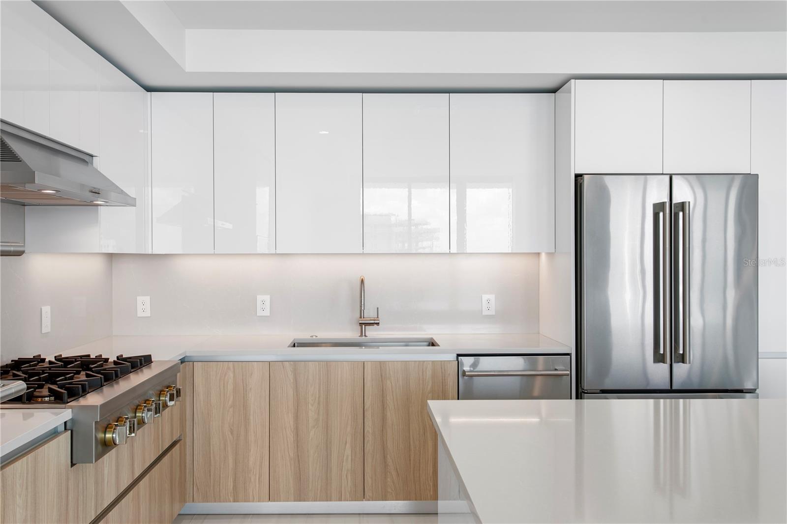 CONDO RESIDENCES AT 400 CENTRAL - Residential