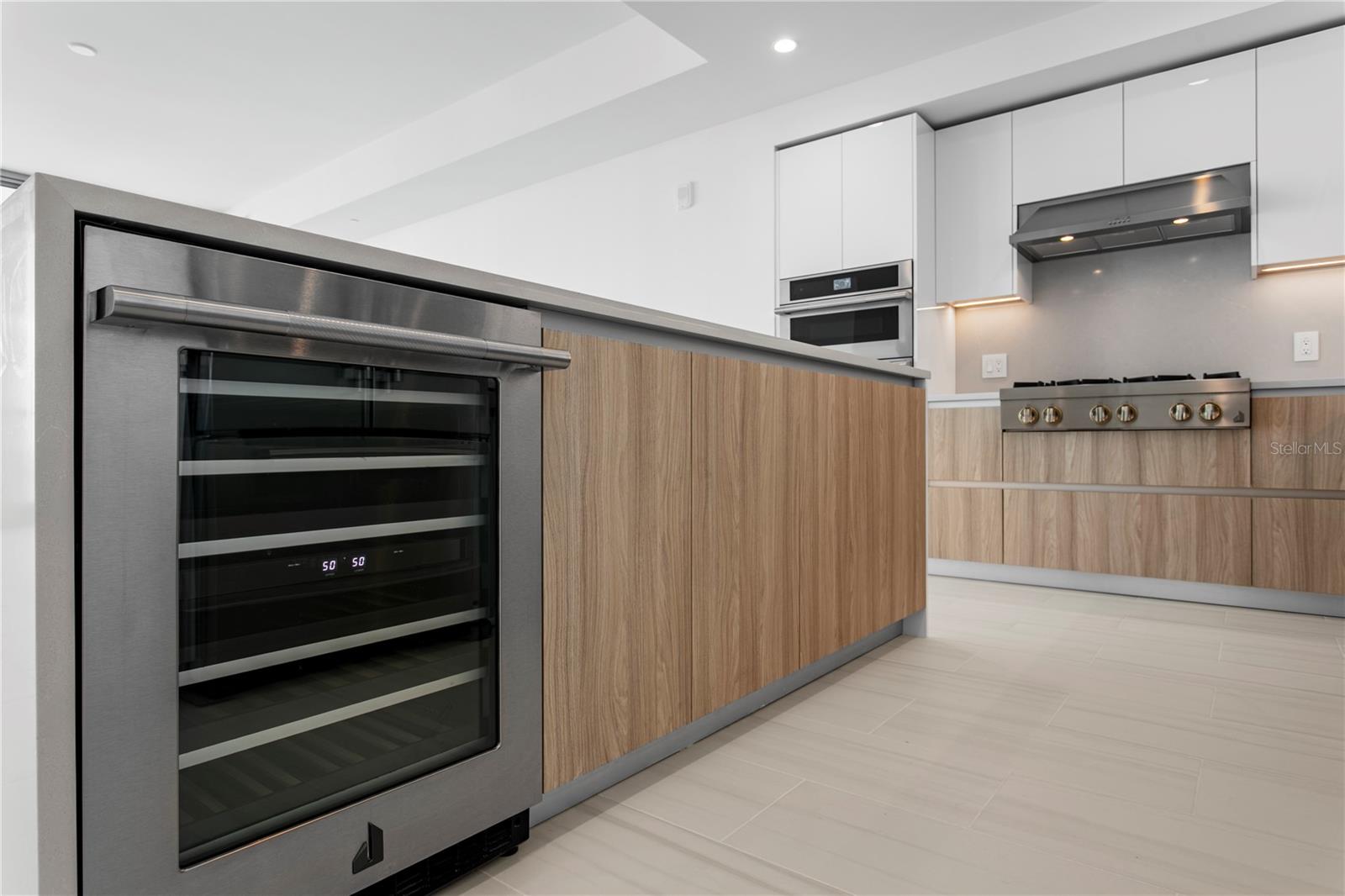 CONDO RESIDENCES AT 400 CENTRAL - Residential