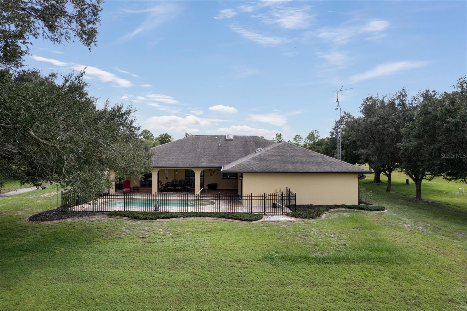 17800 WOOD PATH COURT