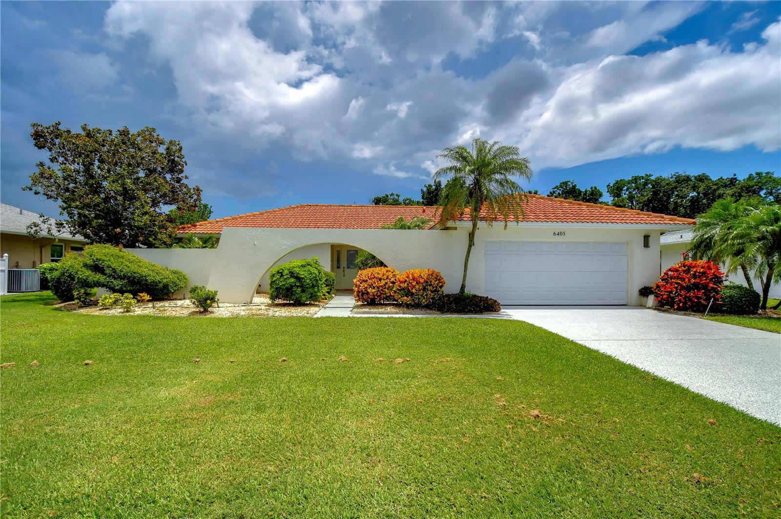 Make this gorgeous home your next vacation destination or transitional housing while you are looking for your next home to purchase or build.
This beautifully remodeled home in Northwest Bradenton featuring 3 bedrooms, 2 1/2 bathrooms an open floor plan with a formal living room, kitchen and family room that all flow together and gives you room and the comfortable space that you are looking for, this home also has an enclosed room overlooking the heated pool and beautiful LARGE backyard. Once you enter through the front door, you'll know you have chosen the right place as no detail has been overlooked, and you will be glad you have taken the time to see this beautiful home. If you enjoy entertaining friends and family, then the outside living space with covered patio and screened in lanai with a heated pool will be just perfect for you! This home also sits on 1/2 acre of land with a view of the pond, so sit back, relax and take it all in, you will not be disappointed!
Highly desired area of Northwest Bradenton and within minutes to plenty of fine dining, shopping, grocery stores, Palma Sola Bay and beautiful Bradenton Beaches of beautiful Anna Maria Island!
This home has everything you could ask for in a short-term or long-term rental.
Contact agent today and schedule a showing you will be glad you did!
NOTE: This home is also available for an annual rental $5,500, Electric, cable, Wi-Fi and water are not included in the rental rate as annual and the tenant will be responsible for their own utilities if rented annually.
