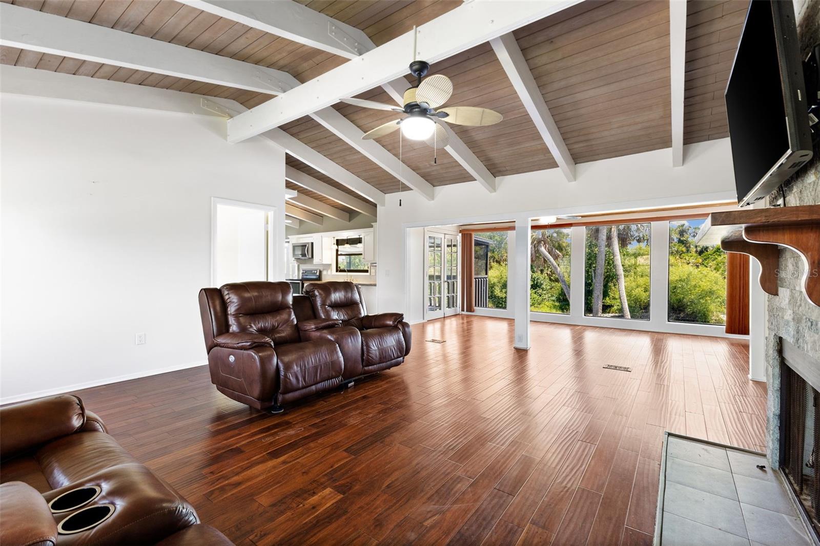 6406 LINCOLN ROAD