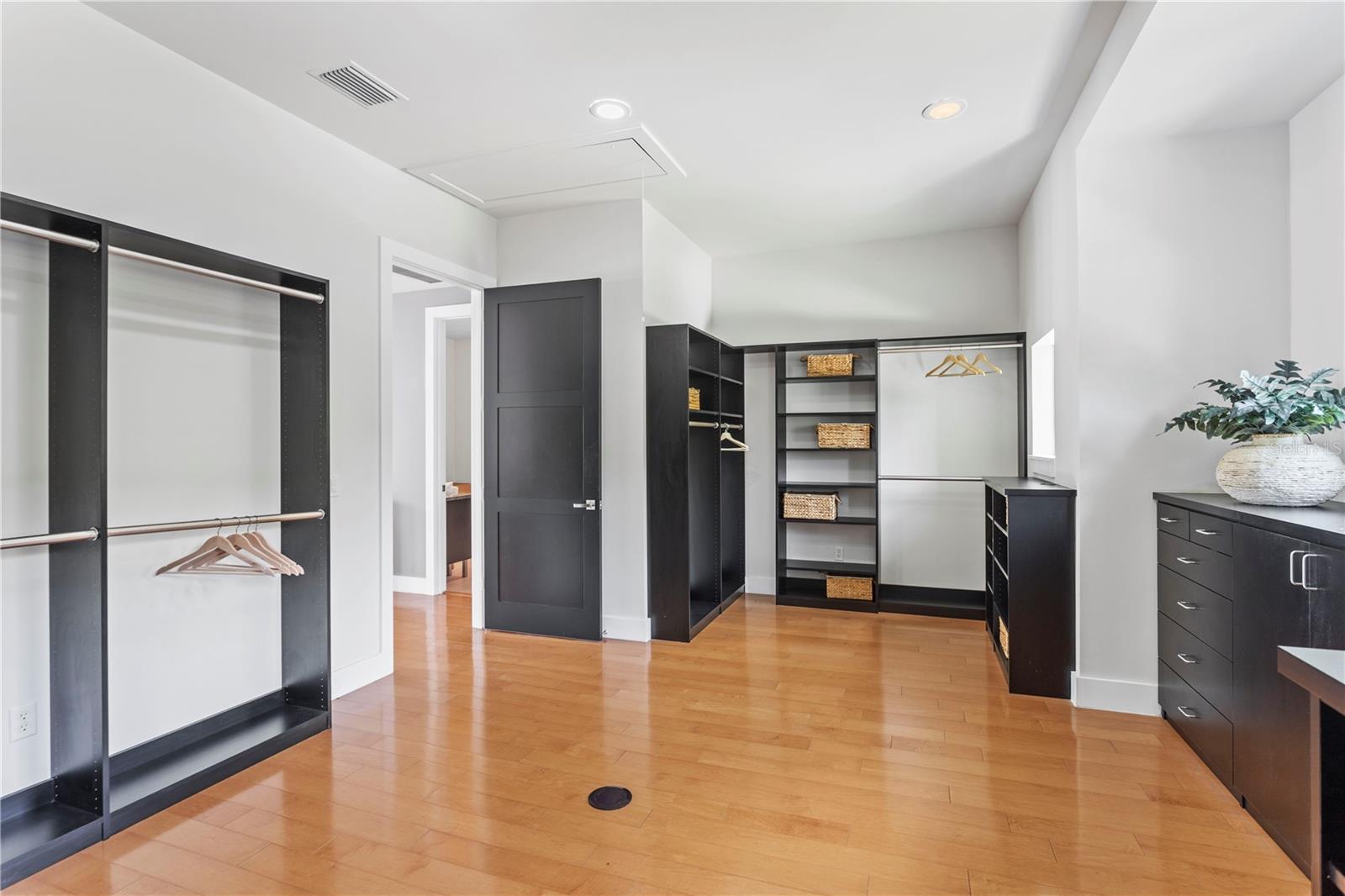 KEYSTONE SHORES ESTATES - Residential