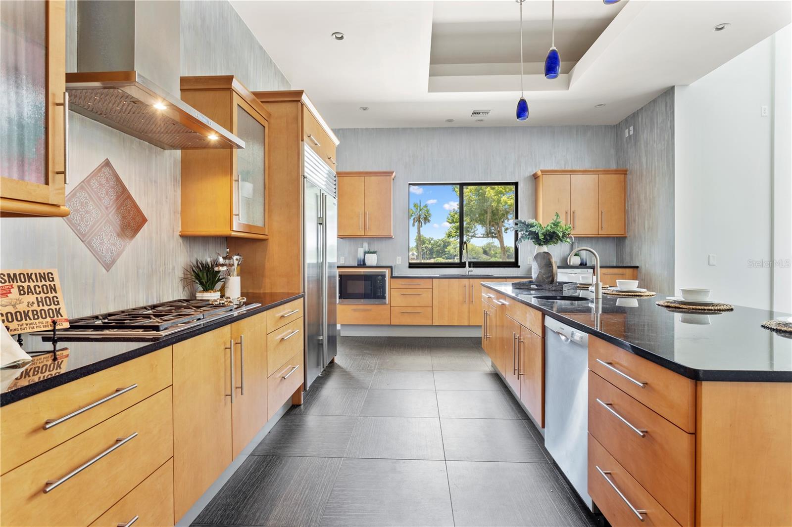 KEYSTONE SHORES ESTATES - Residential