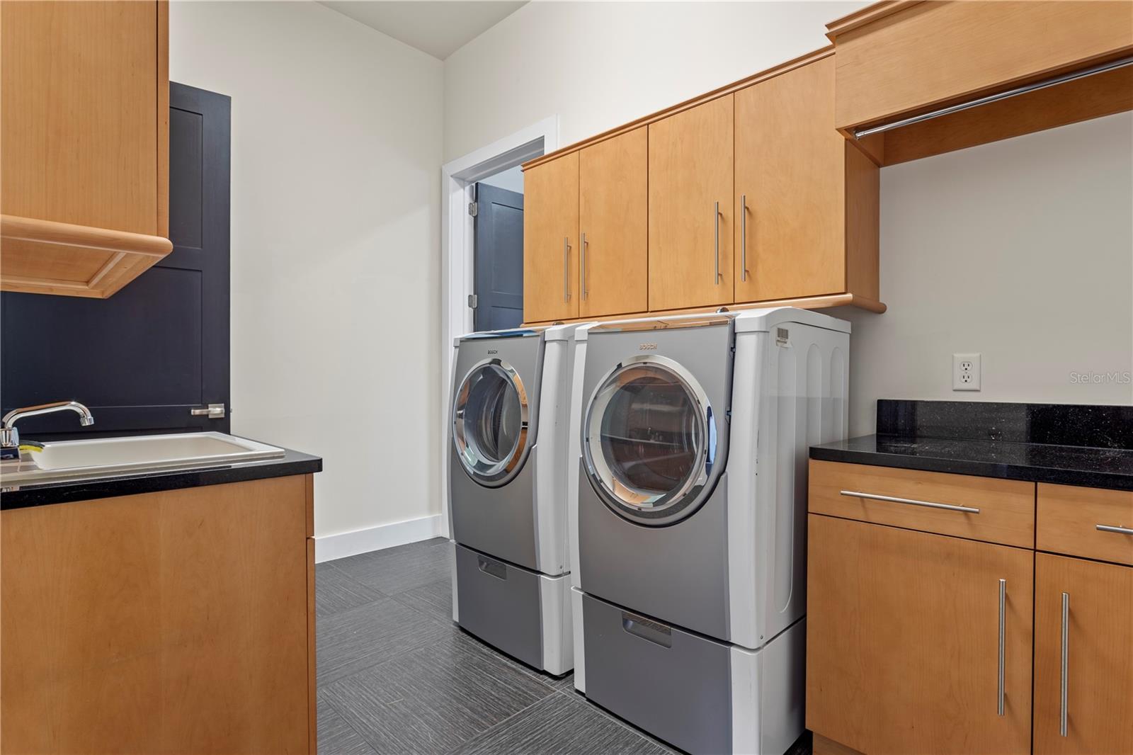 KEYSTONE SHORES ESTATES - Residential