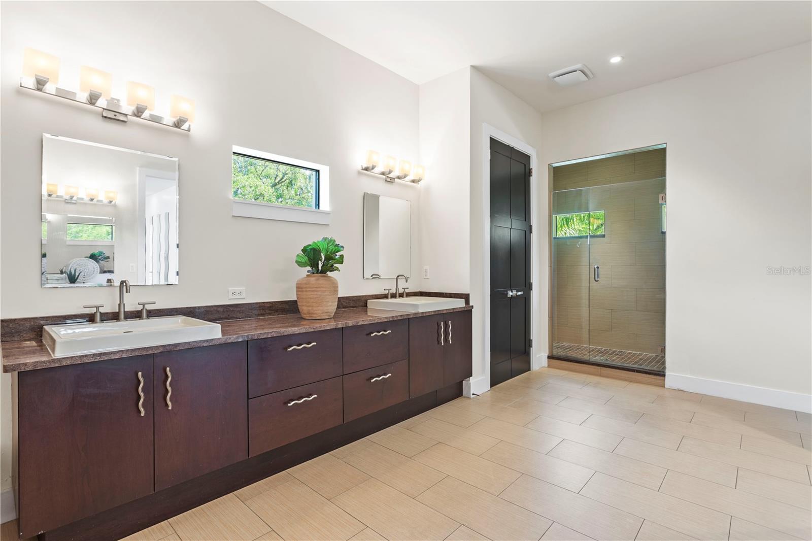 KEYSTONE SHORES ESTATES - Residential