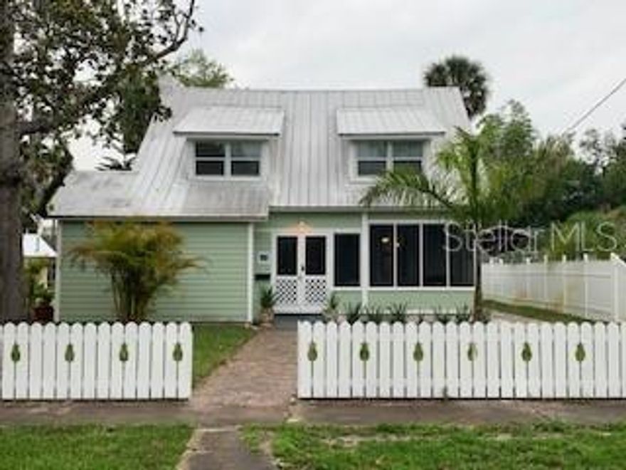 Welcome to Key West Village located in the heart of historic New Smyrna Beach. This totally
remodeled one bedroom studio walk up is complete with new appliances, granite countertops,
washer/dryer, screened porched, off street parking. A short walk or bike ride to the Riverside
Drive and Canal Street. No pets please.