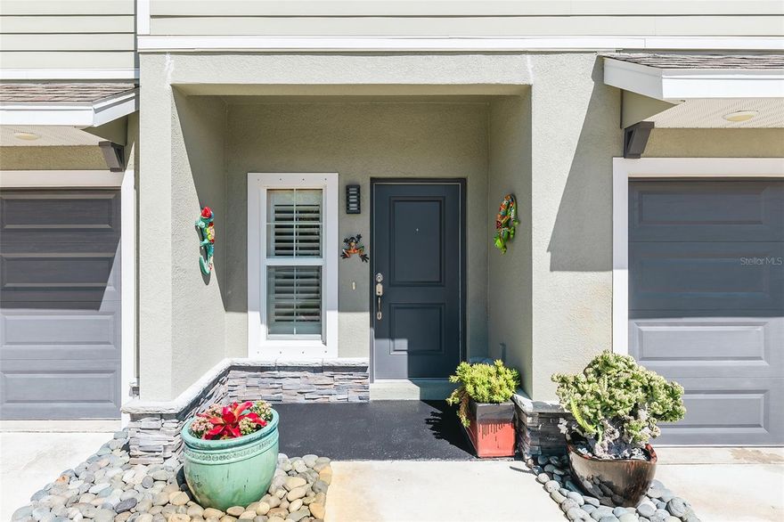 Beautiful townhouse located in a clean and quiet community with a welcoming family atmosphere. This home features a well- maintained interior with appliances in a great condition and bright, comfortable living space. The neighborhood offers excellent amenities, including a community swimming pool, is pet-friendly. Conveniently located near I-75, providing easy access to a major routes. near shopping, dining. A perfect place to enjoy comfort, and peaceful living.