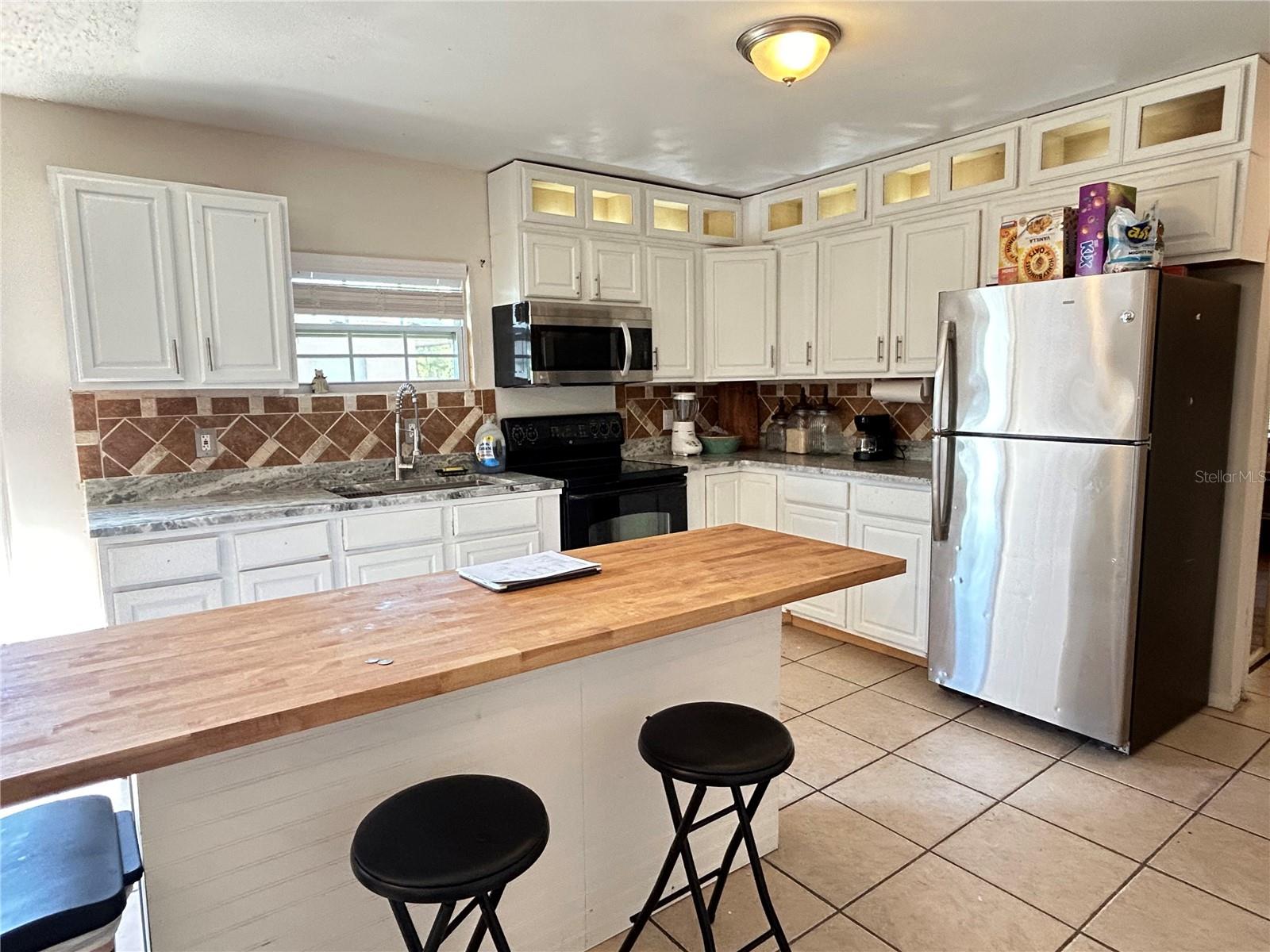 AVONDALE - Residential Lease