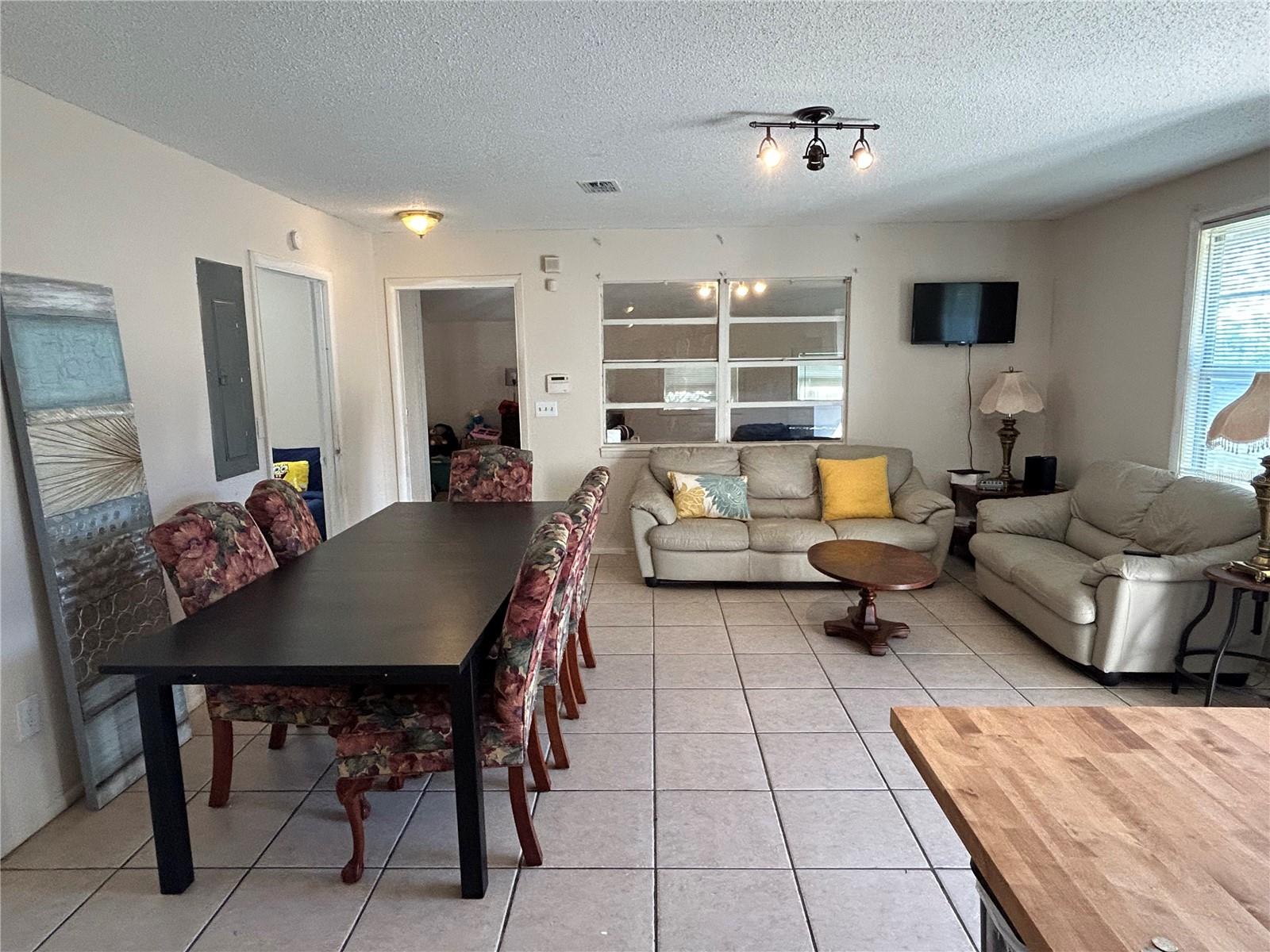 AVONDALE - Residential Lease