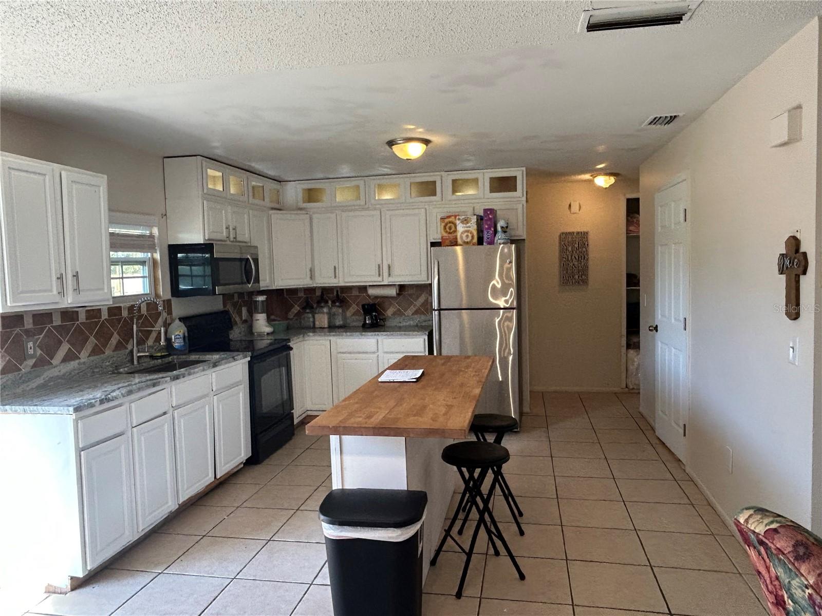 AVONDALE - Residential Lease