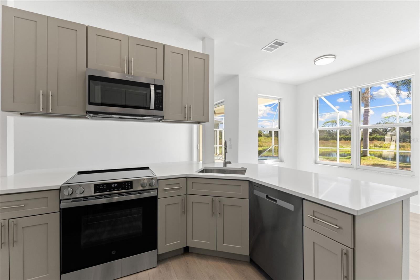 WELLINGTON CHASE - Residential