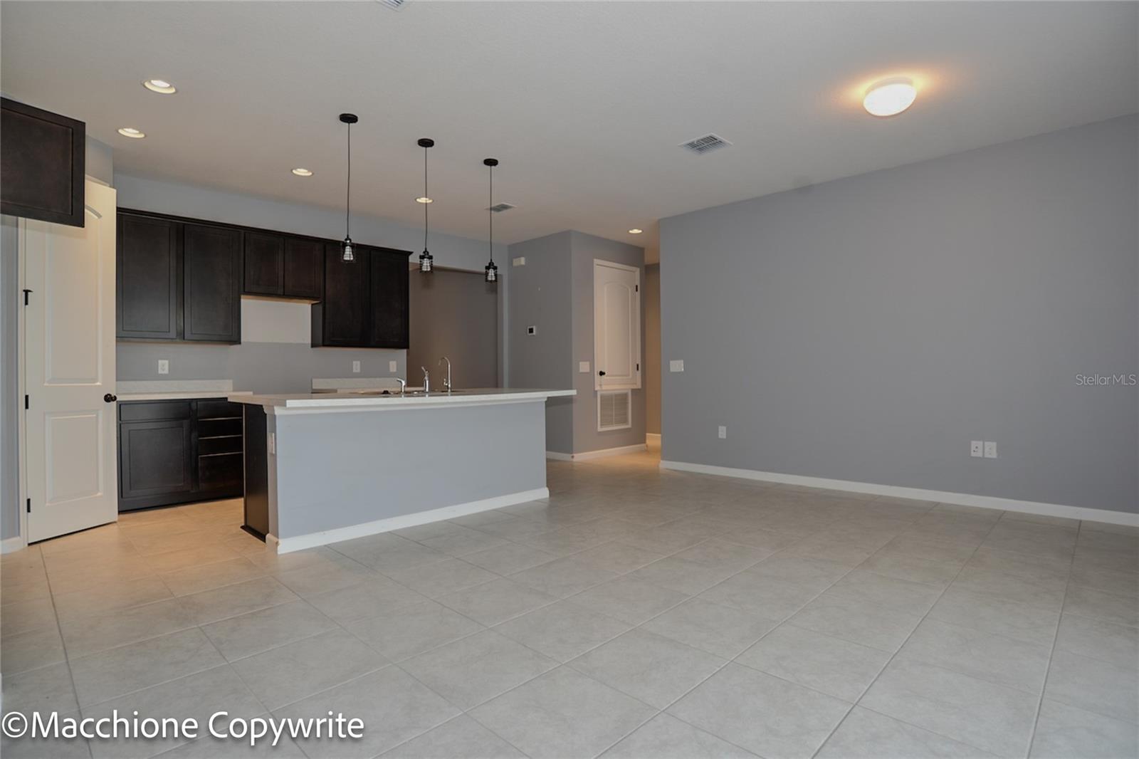 LAKE SMART POINTE - Residential