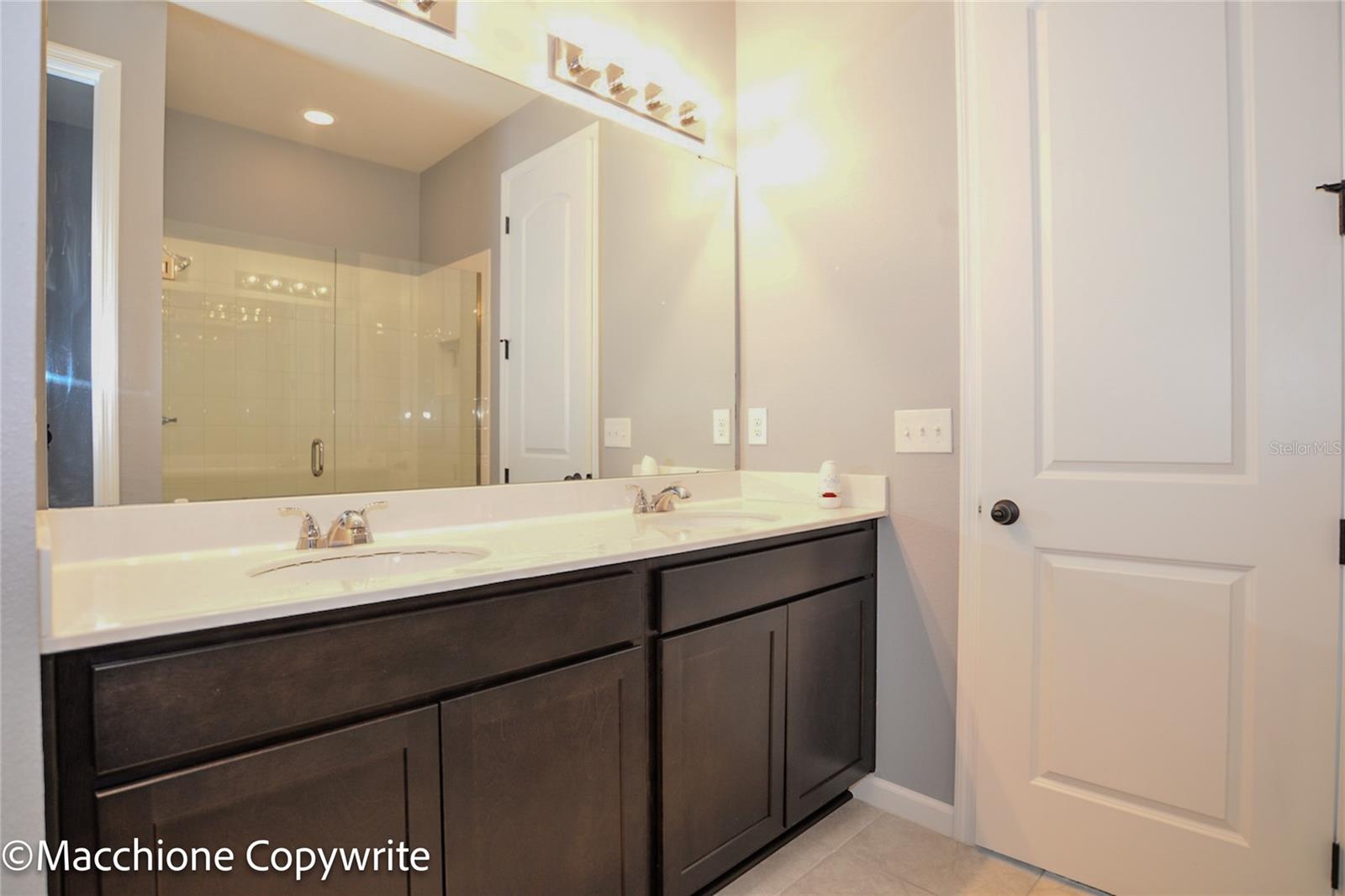 LAKE SMART POINTE - Residential