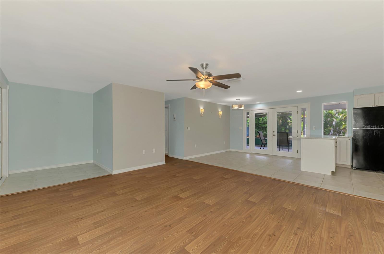 GROVE CITY TERRACE - Residential