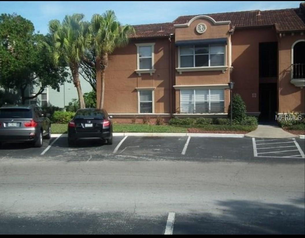 RESIDENCES AT VILLA MEDICI!!! Ground Floor all TILED FLOORS Corner unit!!! Kitchen and Bathroom with Granite counter tops! OPEN SPACE. Bedroom with Walk-in Closet. Bathroom with shower/tub combo and double doors for access from the living room and bedroom. Kitchen with all appliances in Stainless Steel and pantry closet. Laundry area with Washer and Dryer. One assigned parking space. Building 7 located near by the pool! Community features: gate, clubhouse, 2 pools, tennis court, pond. Located in Central Florida on Conroy Rd nearby Kirkman Rd, Universal Studios, Millenia Mall, Highway I4, International Dr, all kinds of shops, restaurants and more!