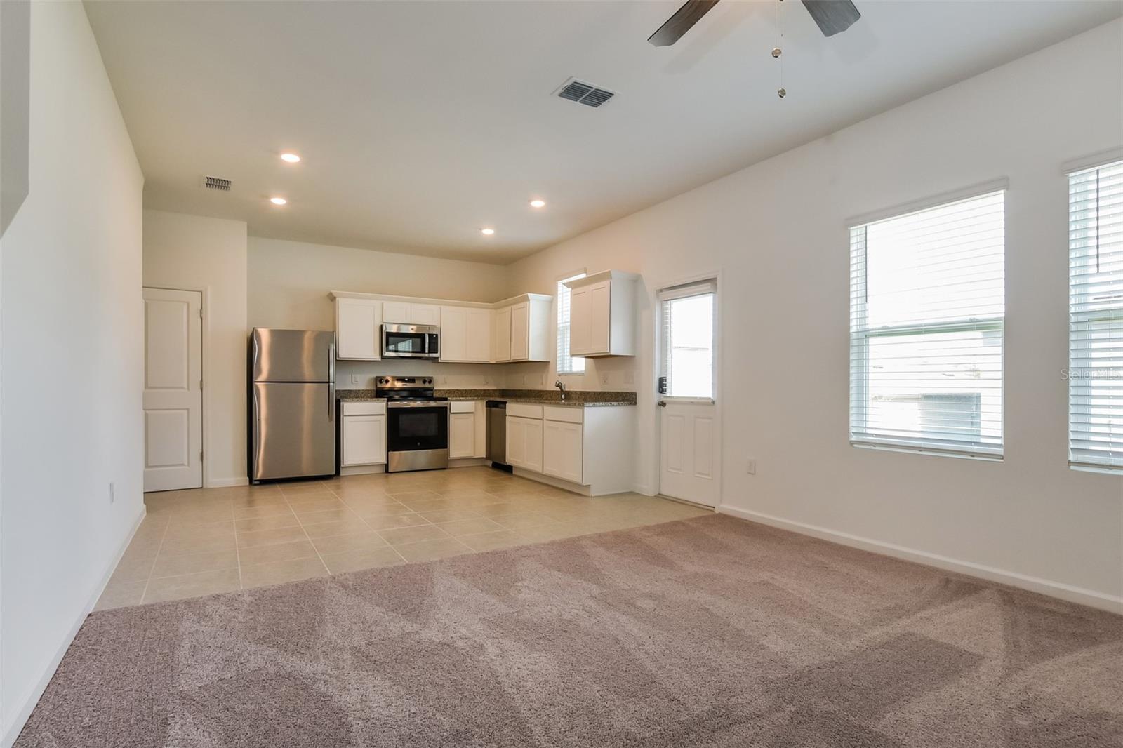 2084 HEMINGWAY CIRCLE