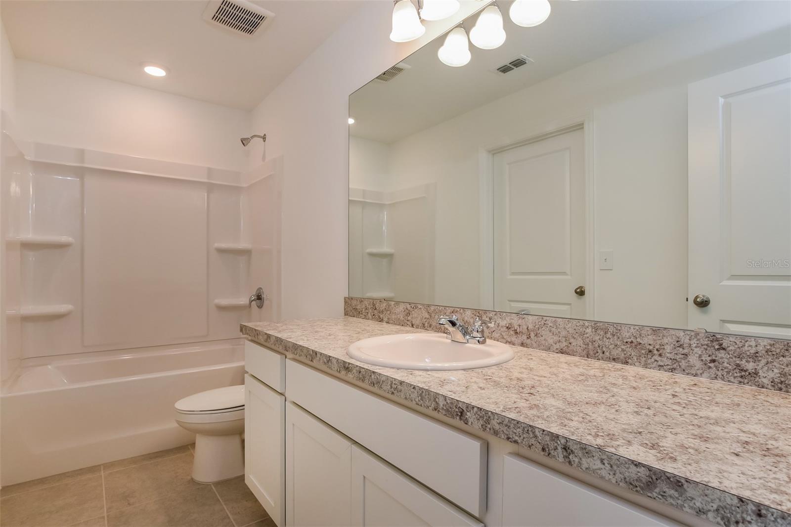 2084 HEMINGWAY CIRCLE