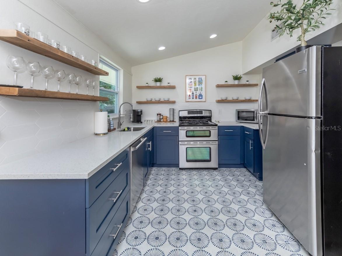 BONITA MANOR - Residential