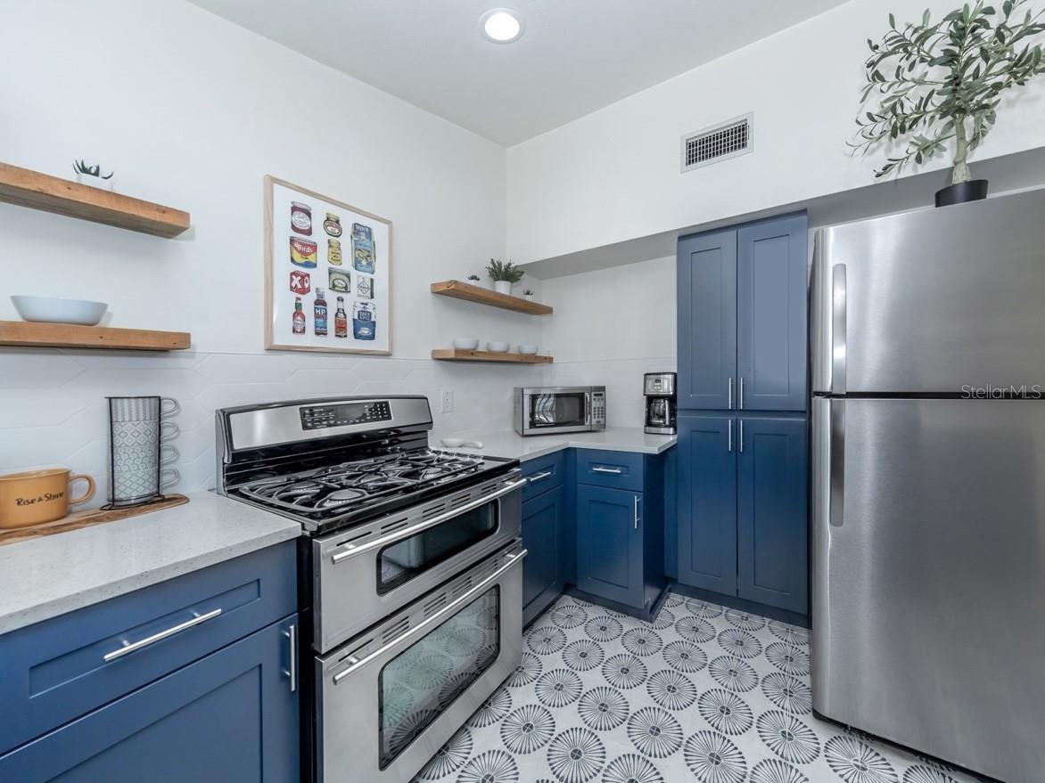 BONITA MANOR - Residential