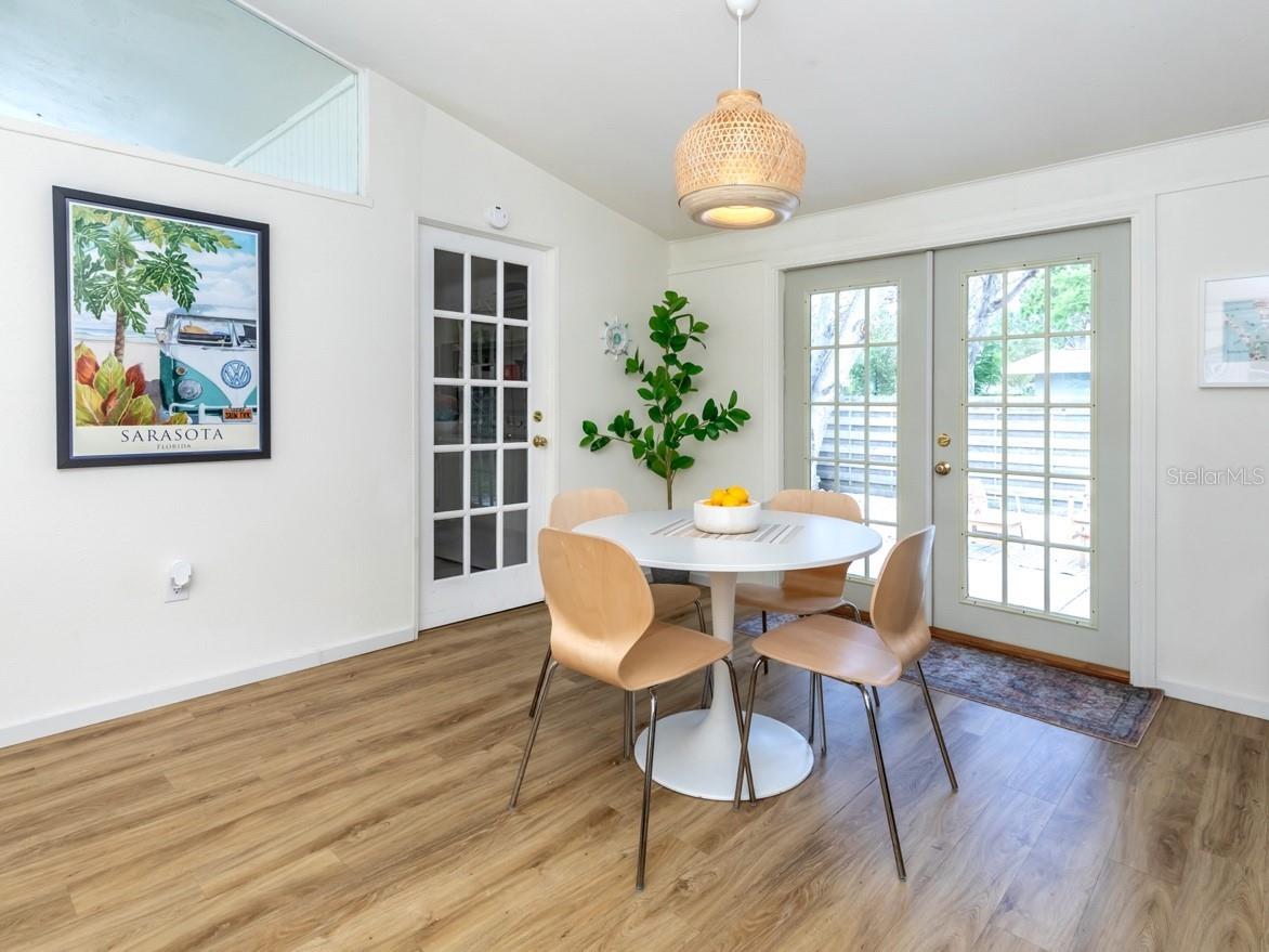 BONITA MANOR - Residential