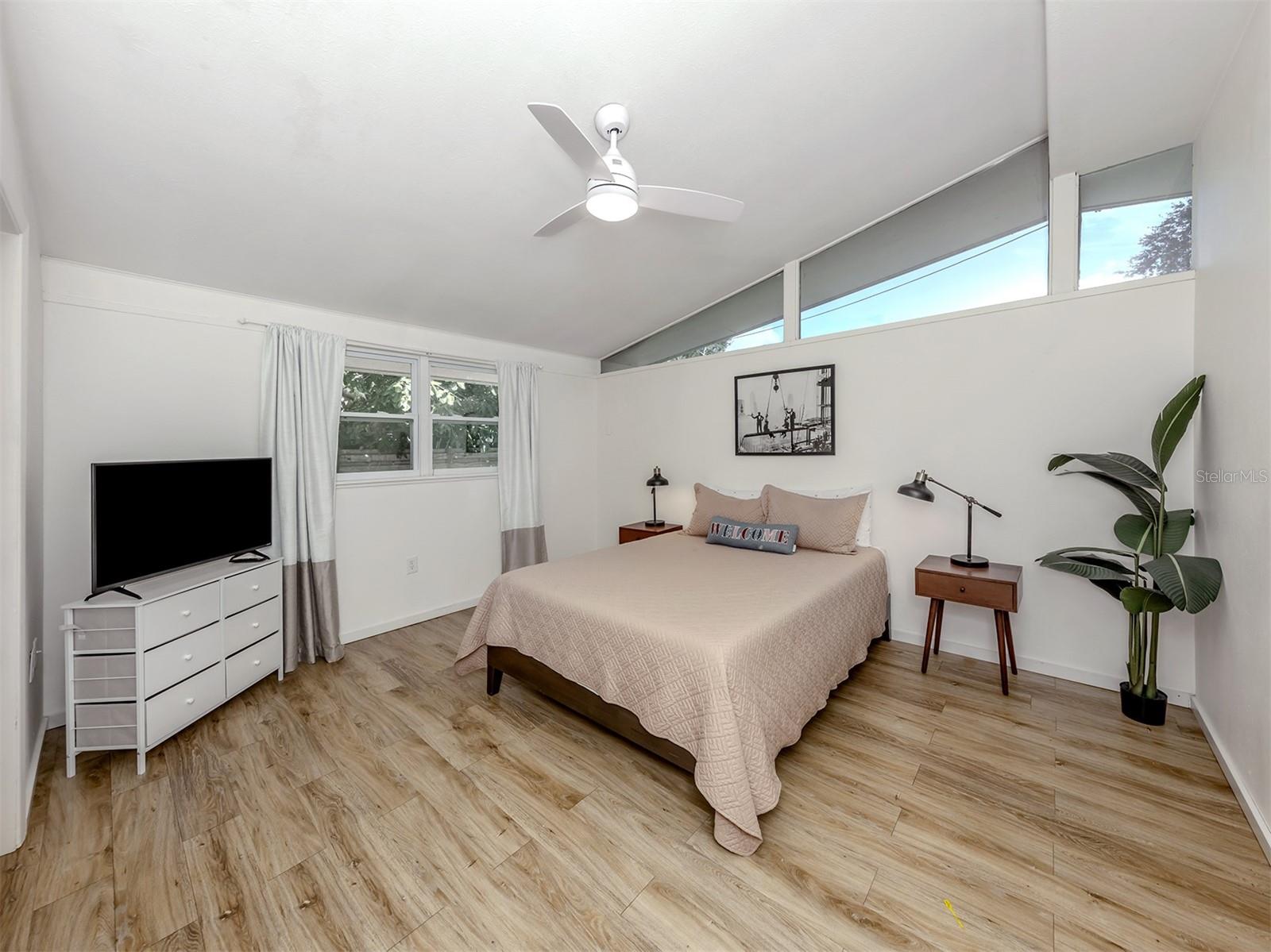 BONITA MANOR - Residential