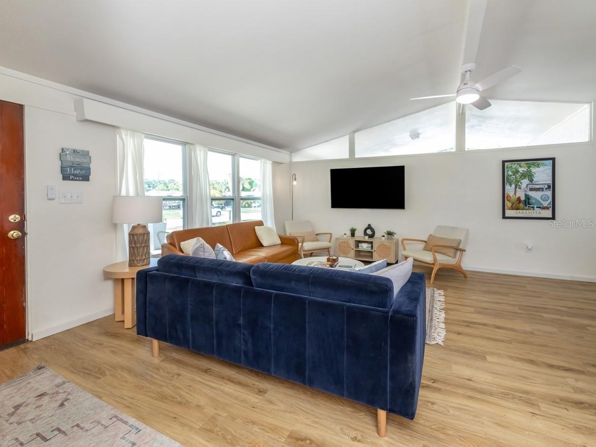 BONITA MANOR - Residential