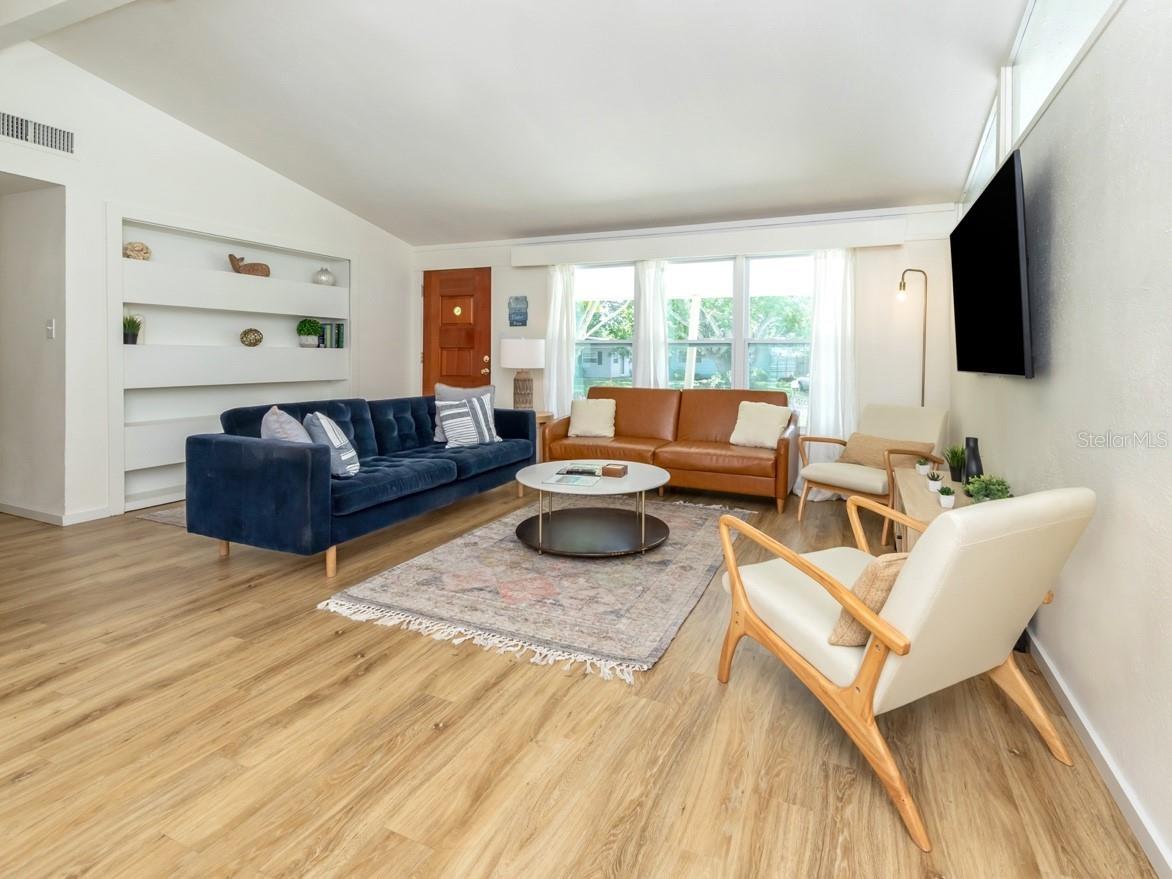 BONITA MANOR - Residential