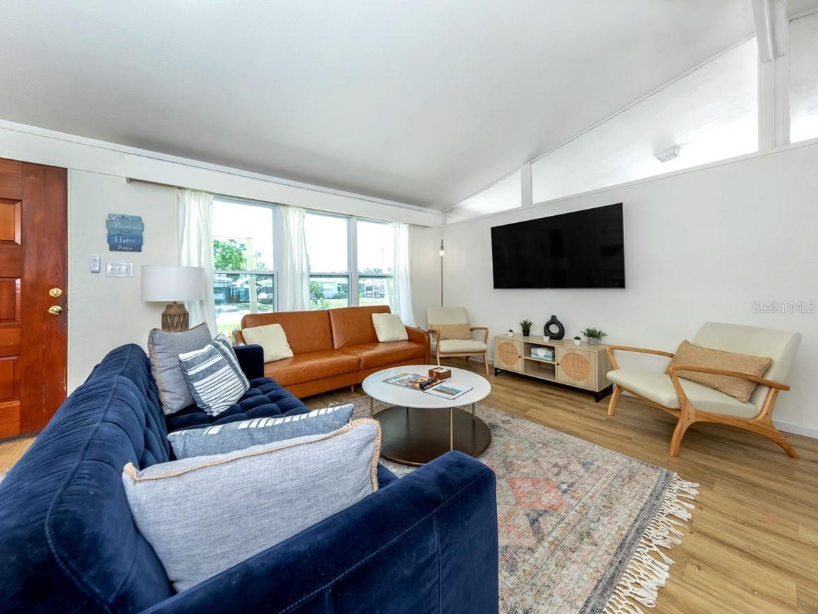 BONITA MANOR - Residential