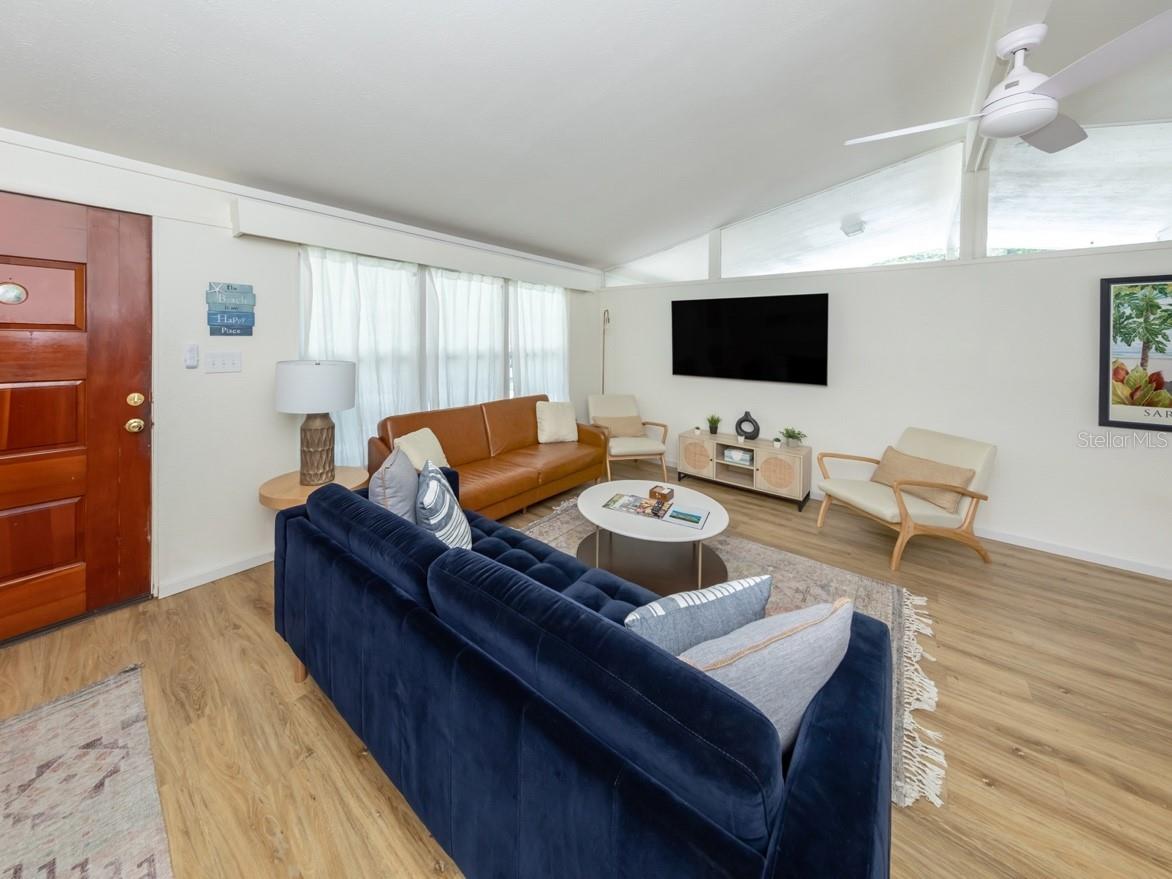 BONITA MANOR - Residential