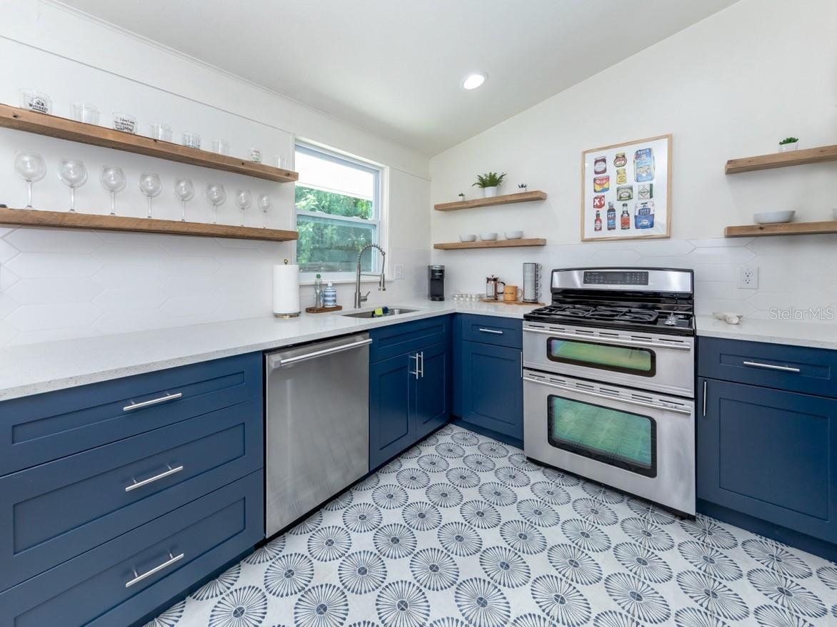 BONITA MANOR - Residential