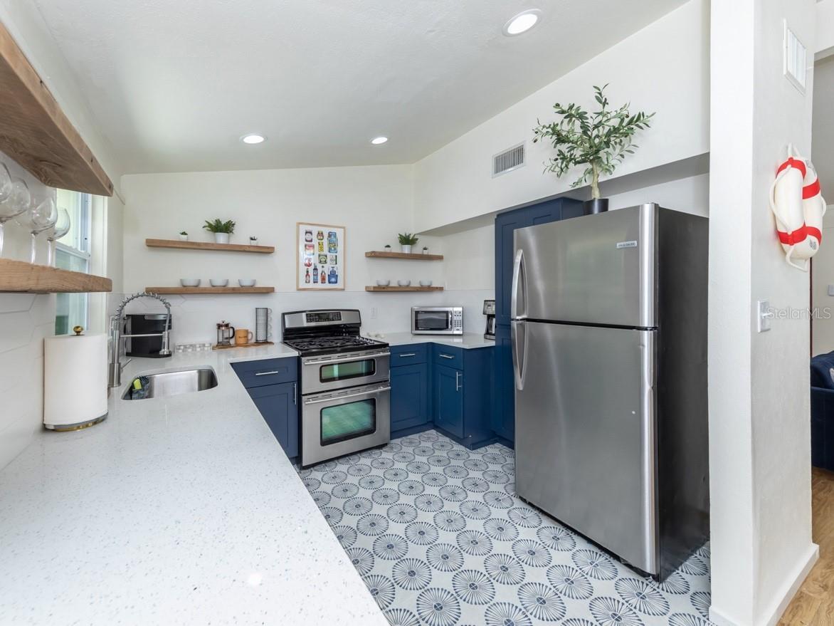 BONITA MANOR - Residential