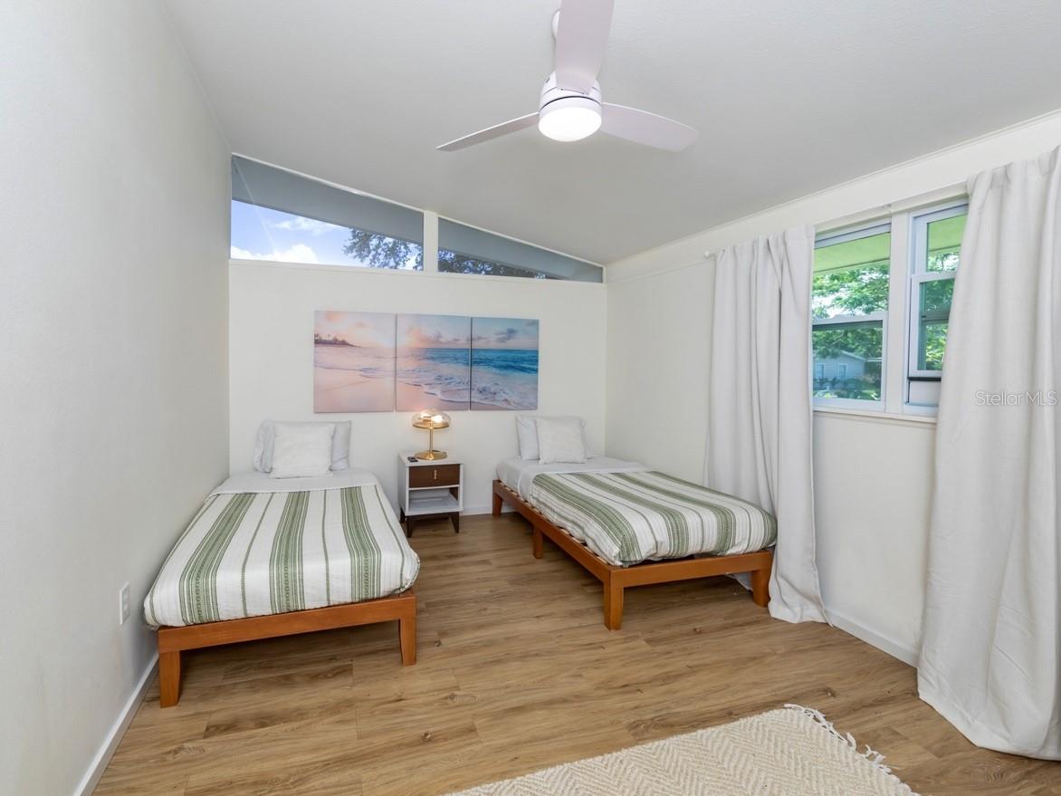 BONITA MANOR - Residential