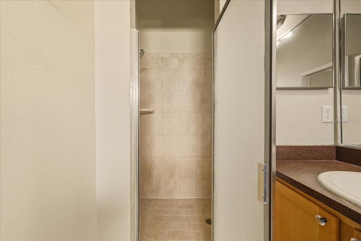 ROCKET CITY - Residential Income