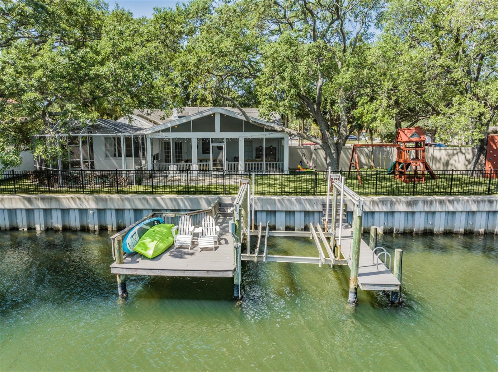 DAVIS ISLANDS - Residential