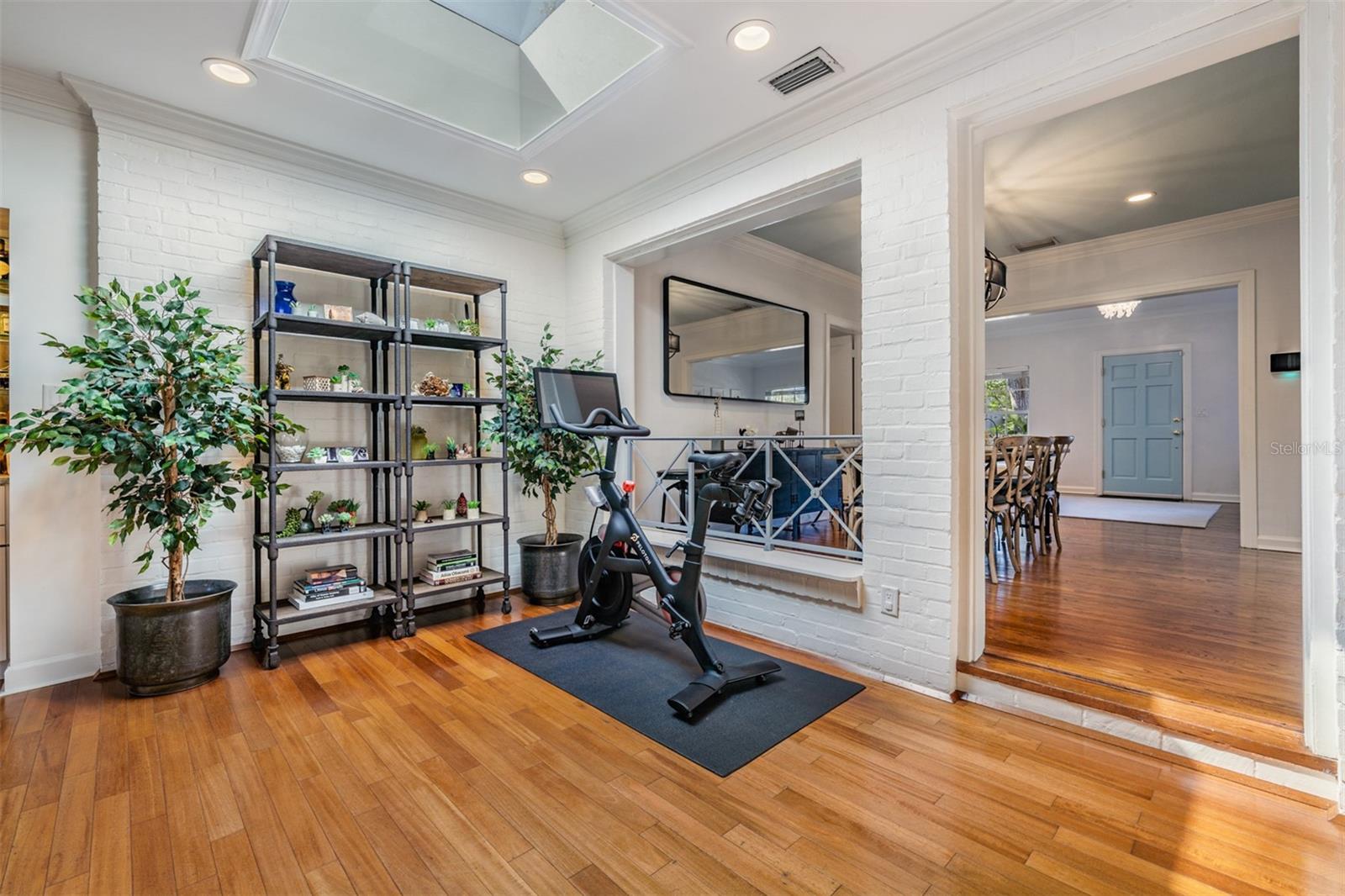 DAVIS ISLANDS - Residential