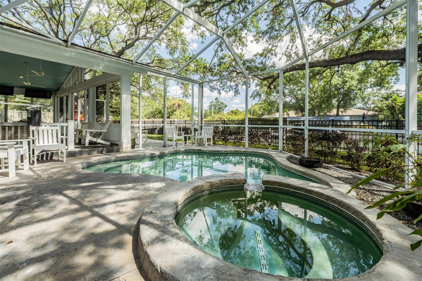 DAVIS ISLANDS - Residential