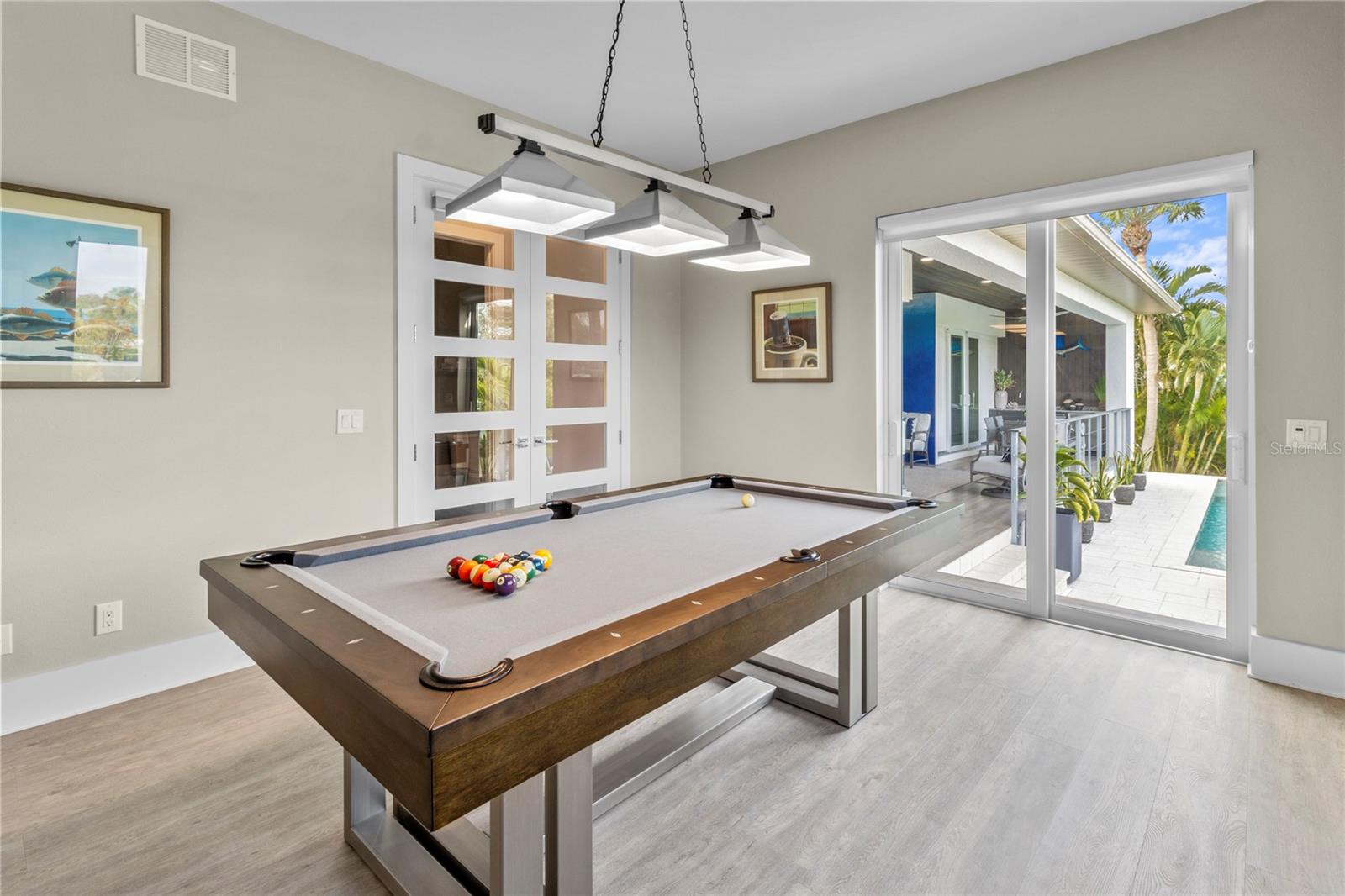 SARASOTA BEACH - Residential