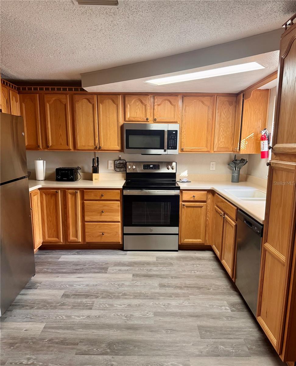 EMBASSY HILLS - Residential