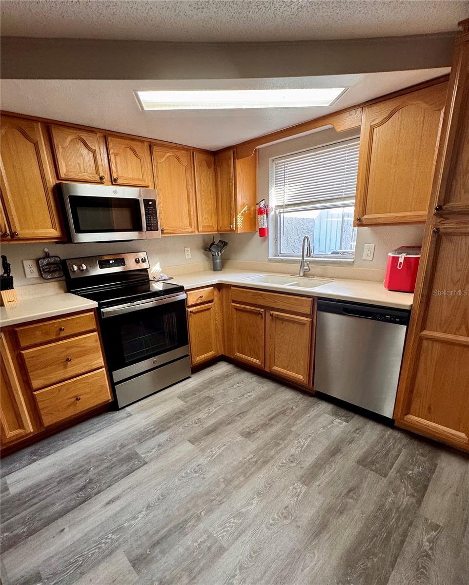 EMBASSY HILLS - Residential