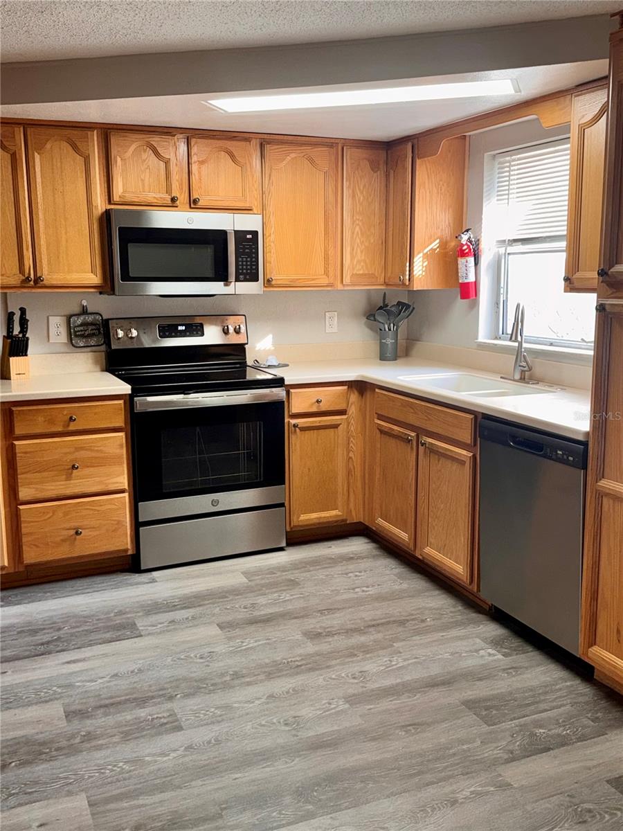 EMBASSY HILLS - Residential