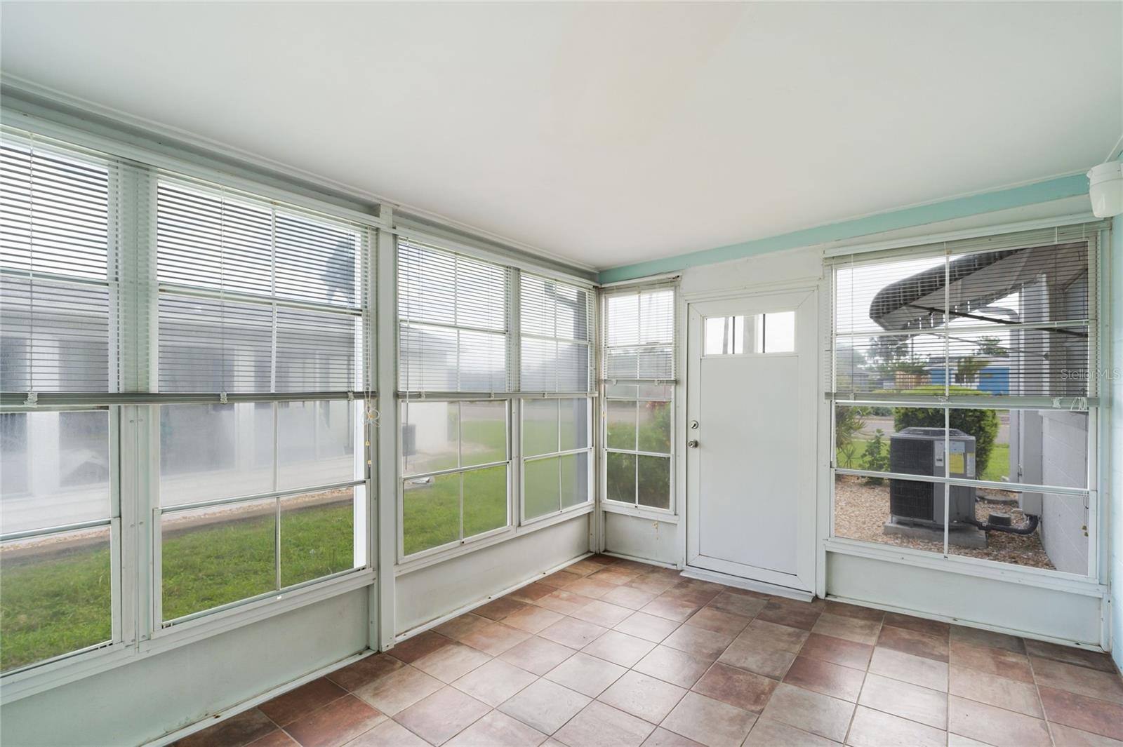 PARKWAY VILLAS - Residential