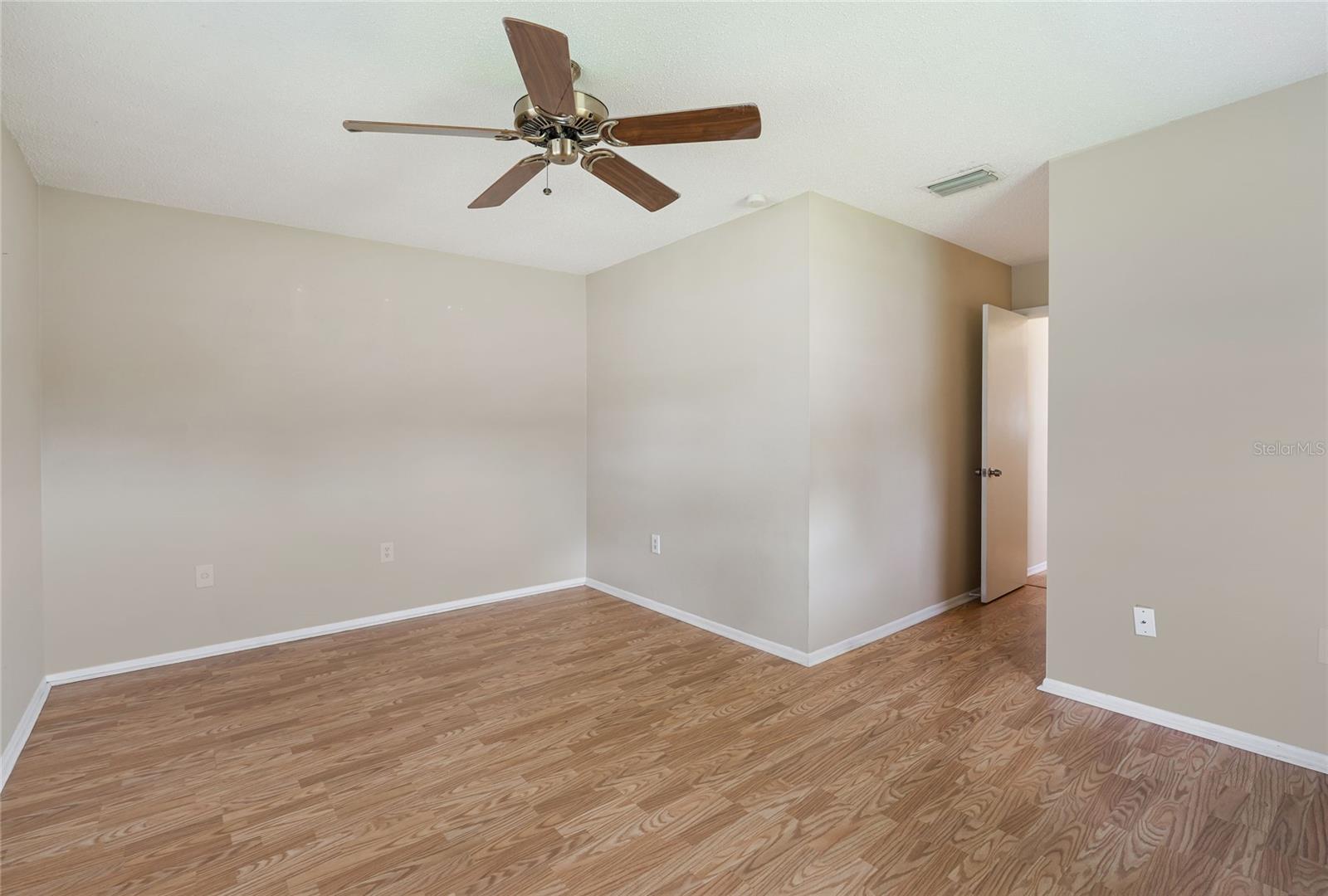 PARKWAY VILLAS - Residential