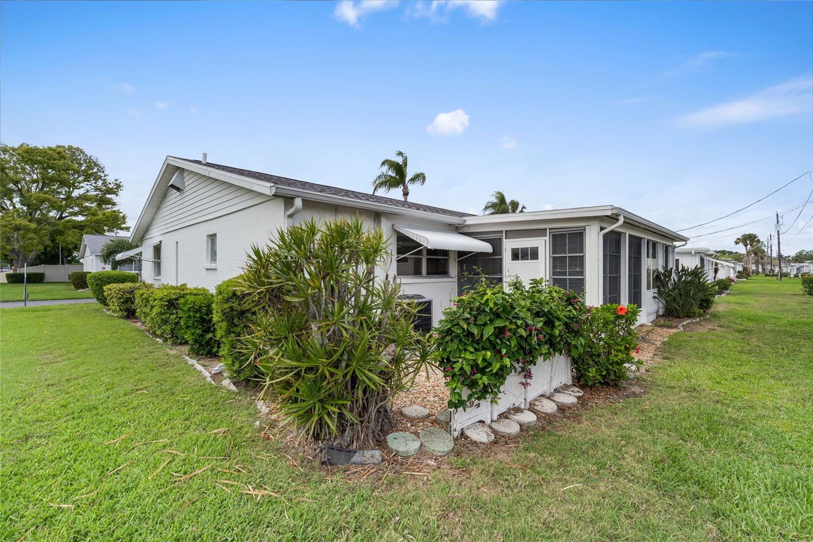 PARKWAY VILLAS - Residential