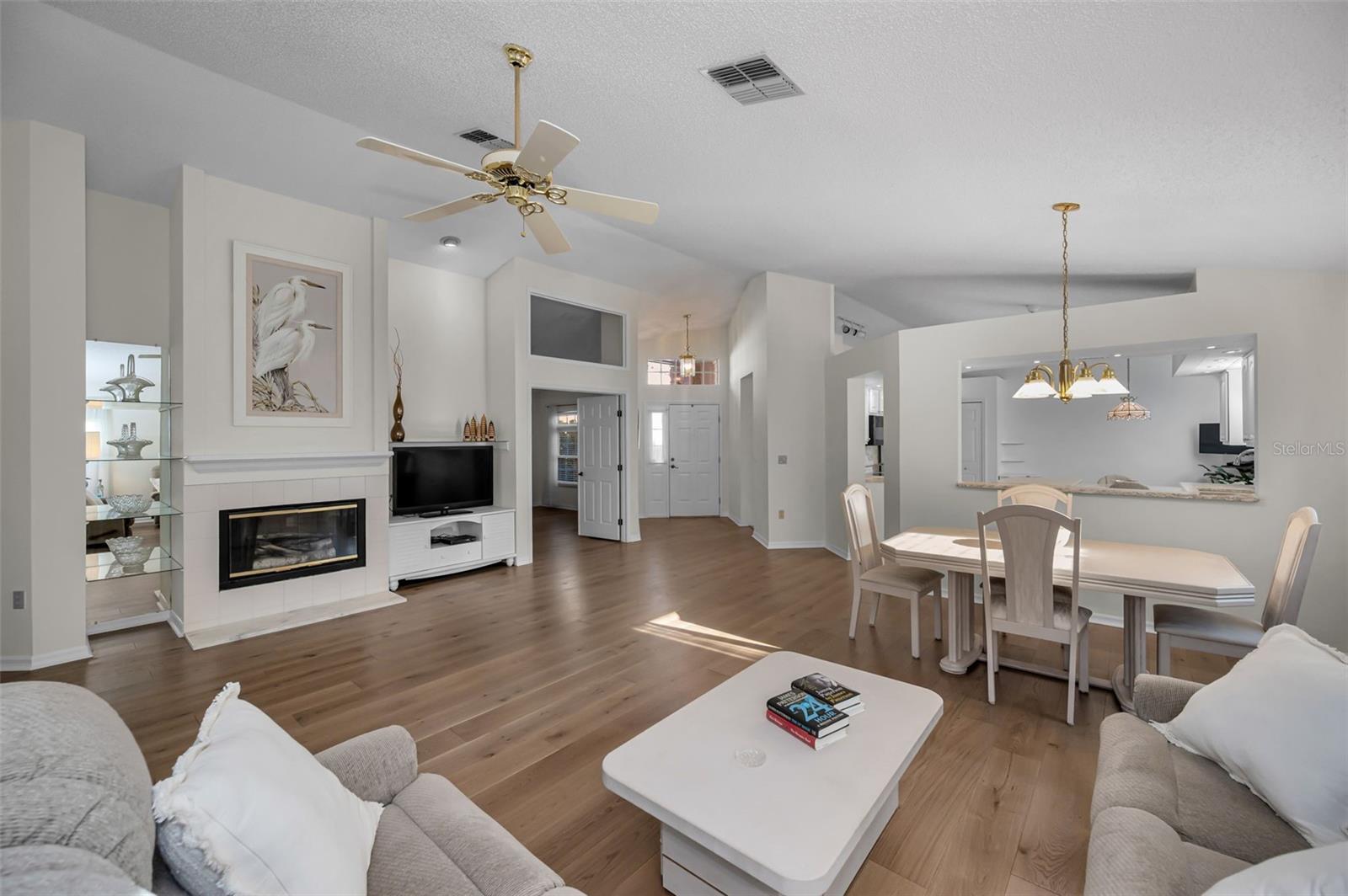 1462 WOODSTREAM DRIVE