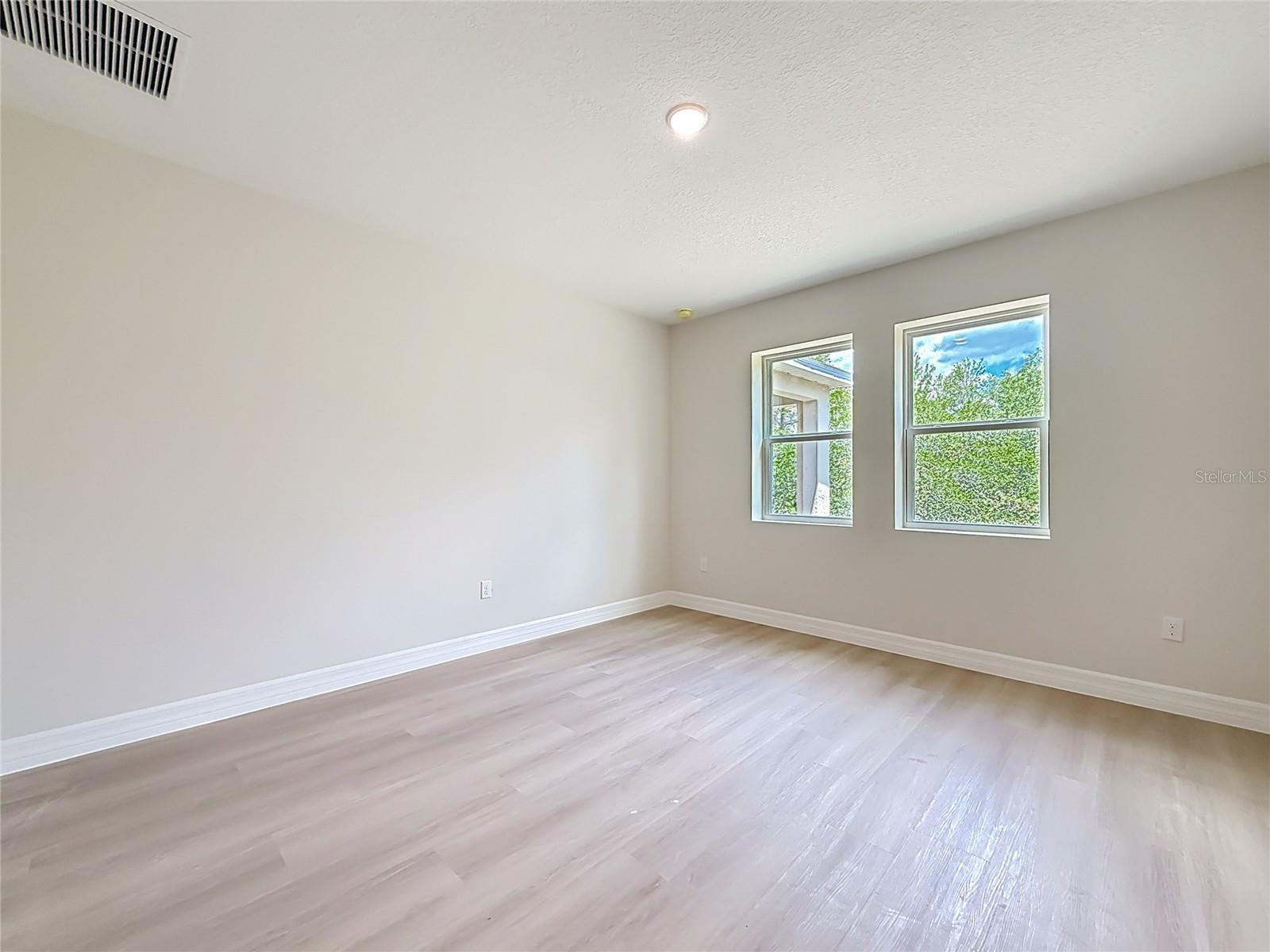 ROYAL TRAILS UNIT 01 - Residential