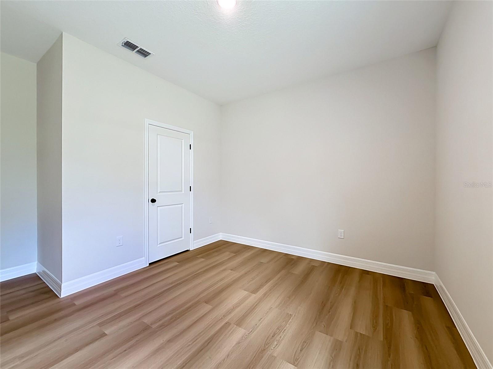 ROYAL TRAILS UNIT 01 - Residential