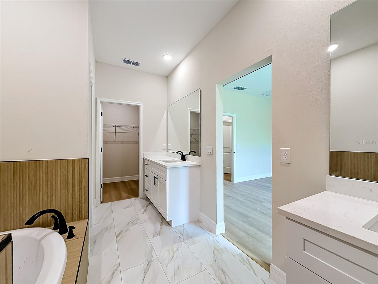 ROYAL TRAILS UNIT 01 - Residential