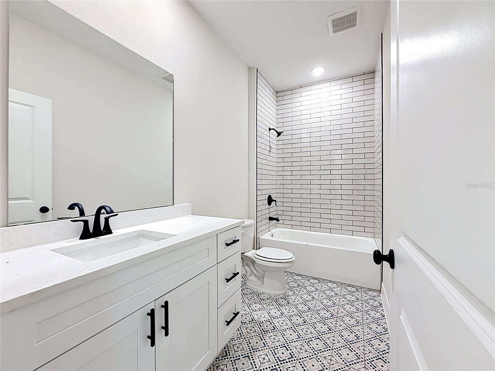 ROYAL TRAILS UNIT 01 - Residential